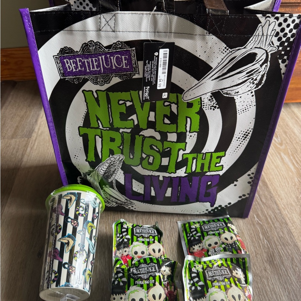 Beetlejuice Blind bag mystery pack mug socks and shopping bag Spirit Halloween - Picture 5 of 5